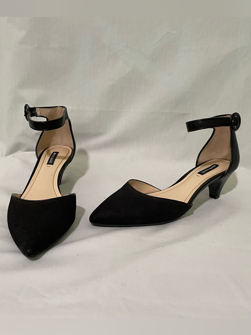 Alex Marie Women’s Black Pointed Ankle-Strap Kitten Heels Size 6.5